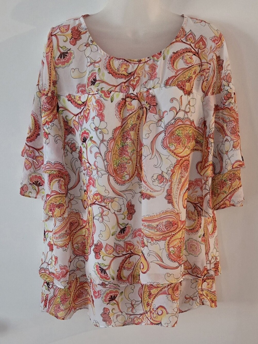 Valerie Stevens Top Sz Medium Tiered Lined Colorful Paisley Design Euc